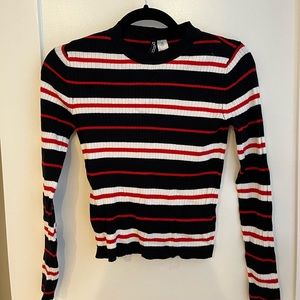 H&M DIVIDED crewneck thin sweater